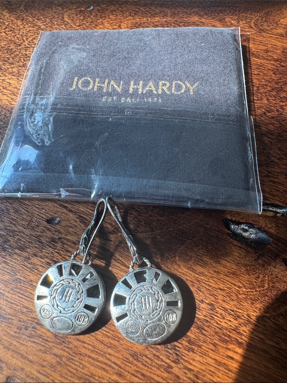 John Hardy Palu 18k and sterling silver hammered round drop earrings - Picture 6 of 13